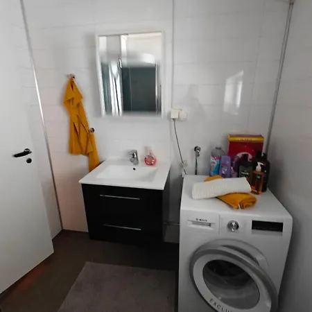 Sjarmerende I *